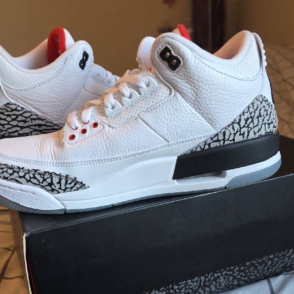 Jordan Kids White and Red Sneakers - Picture 8 of 11